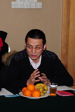 刘权委员在小组会上发言