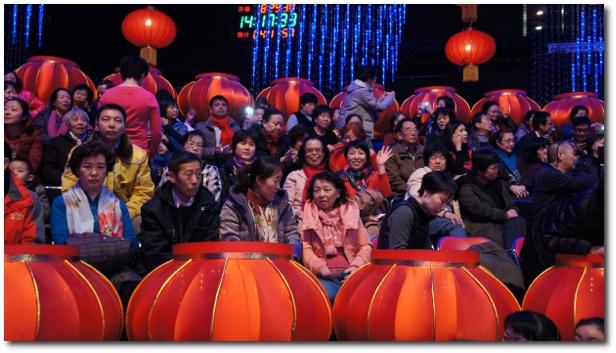 民盟东城区委组织200名盟员 参加央视2014年戏曲晚会录制工作